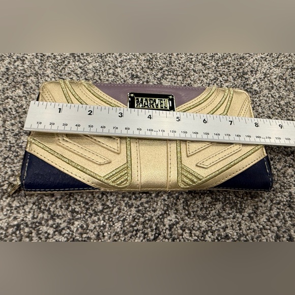 Marvel Loungefly Thanos Infinity Stones Women's Wallet Pocket Storage Versatile - Picture 8 of 8